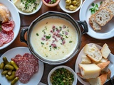 Quel accompagnement pour une fondue savoyarde ? Transformez vos restes en délicieux gratins