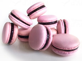 Savoureux Macarons Cassis de m.o.f