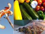 Brochettes aux saucisses, courgettes et tomates