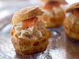 Choux craquelin parmesan au saumon fumée et fromage: recette en vidéo