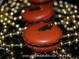 Macarons au chocolat, orange confite et feuille d'or