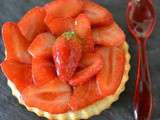 Tartelette renversée rhubarbe et fraise gariguette