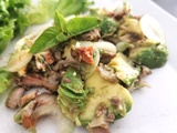 Salade à l’asiatique de Maquereau au poivre et avocat