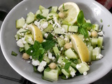 Salade de concombre pois chiches feta citron aux herbes