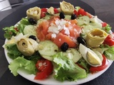 Salade terre mer saumon fume et légumes et fruits d’été