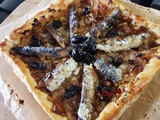 Tarte aux Oignons et Sardines au Piment : Recette Savoureuse