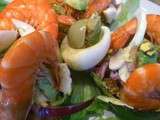 Salade d'avocat aux crevettes piquantes