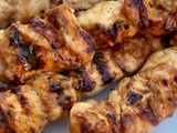 Brochettes de poulet, sauce barbecue au miel