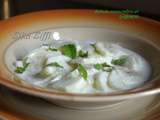 Salade de concombre au labneh (labne)/ fait maison