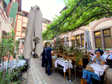 Maison des têtes  à Colmar, le muscat sec associé à l'asperge