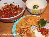 Blinis de patates douces, salsa de poivrons, et dips à l’ail