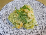 Fetuccini aux crevettes et à la crème de courgette aux amandes
