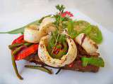 Tartines d'anneaux d'encornets à la plancha et ses légumes d'été