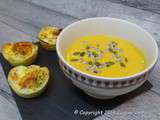 Velouté de courge et carottes au cumin et crème d'amande et fromage de chèvre et graines croquantes