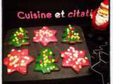 Petits biscuits de Noêl aux glaçages colorés... Un délice aussi pour les yeux