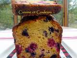 Cake au levain liquide, miel et fruits rouges