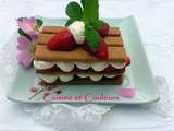 Mille feuilles de gavottes, fraises et chantilly au yaourt