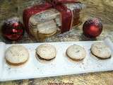 Macarons aux spéculoos et au caramel beurre salé