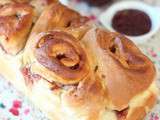 Brioche roulée à la framboise