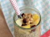 Pudding aux graines de chia, flocons d’avoine et fruits frais