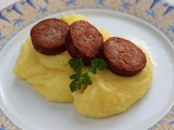 Saucisse et purée fumées