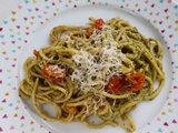 Spaghetti aux tomates et pesto