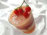 Smoothie de tomates, basilic, chantilly, chèvre doux en verrine