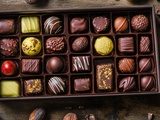 Découvrez l’assortiment irrésistible du coffret de chocolats artisanaux