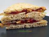 Club sandwich chutney de figue, tomme de brebis et noix