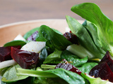 Salade de mâche, betterave et poire à l’huile parfumée