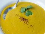 Soupe de courgettes au curry : un goût de voyage