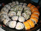 Sushi, Maki, Nigiri & California Rolls maison (plateau de sushis japonais) :