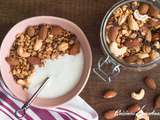 Granola aux amandes et noix de cajou grillées et au chocolat