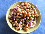 Salade de pois chiches aux oignons rouges