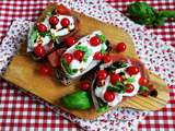 Brushetta à la burrata, tomates Tomberry, jambon cru et basilic / Burrata, tomberry tomatoes, smoked ham and basil brushettas