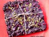 Chocolat noir façon rocky road cranberry-pistache / Black chocolate, cranberries and pistachios bar rocky-road style