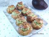 Petits choux au guacamole et au crabe / Guacamole and crab choux