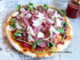 Pizza au carpaccio de boeuf et olives vertes / Beef carpaccio and green olives pizza