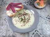 Velouté de panais et son toast croustillant à la crème d'ail et au magret fumé / Parsnip soup and its garlic cream and duck breast toast