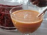 Jus de pommes, carottes, dattes, baies de Goji et amandes