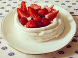 Pavlova aux fruits rouges