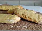 Petits pains sablés du goûter glacés au chocolat blanc