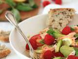 Salade avocat-saumon-framboise & quelques tomates