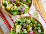 Salade au tofu mariné, fèves fraîches, fleurs de ciboulette