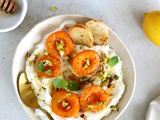Abricots rôtis au miel et ricotta fouettée