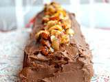 Bûche chocolat-orange recouverte de fruits secs caramélisés