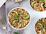 Crumble de courgettes au chèvre et pignons de pin