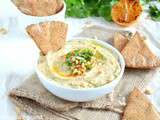 Houmous au chou-fleur et chips de pita