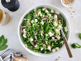 Salade de petits pois, chèvre frais et menthe