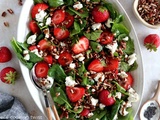 Salade de pousses d’épinards, fraises et chèvre frais